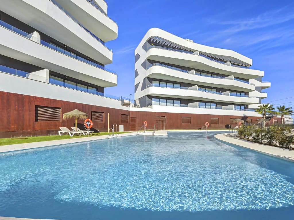 2 soverom Leilighet til salgs i Fuengirola med svømmebasseng - € 420 000 (Ref: 9598616)