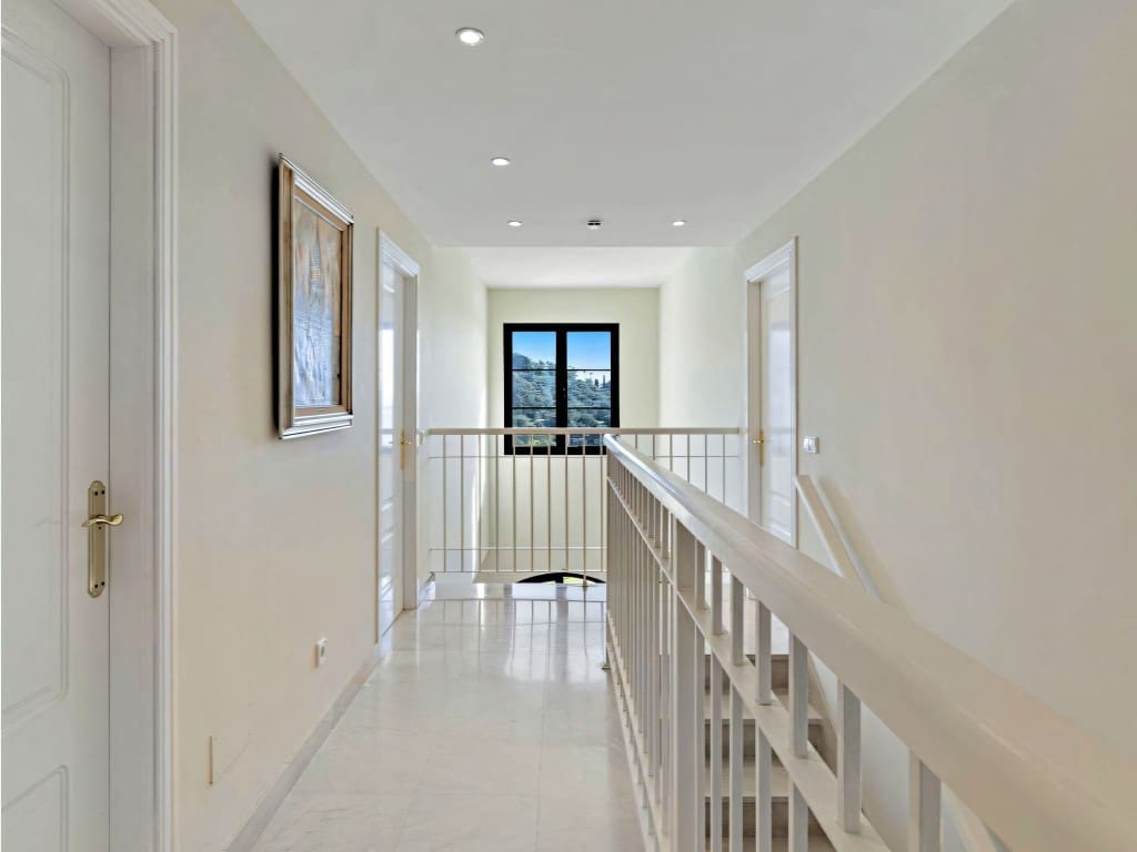 4 soveværelse Byhus til salg i Los Arqueros med swimmingpool garage - € 1.050.000 (Ref: 9598617)