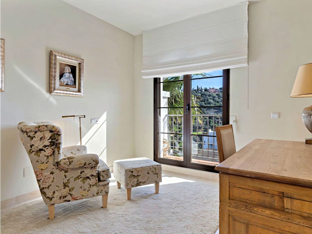 4 soveværelse Byhus til salg i Los Arqueros med swimmingpool garage - € 1.050.000 (Ref: 9598617)