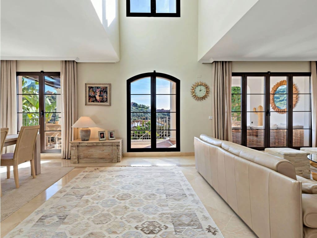 4 soveværelse Byhus til salg i Los Arqueros med swimmingpool garage - € 1.050.000 (Ref: 9598617)