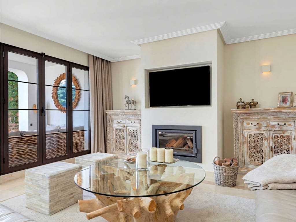 4 soveværelse Byhus til salg i Los Arqueros med swimmingpool garage - € 1.050.000 (Ref: 9598617)