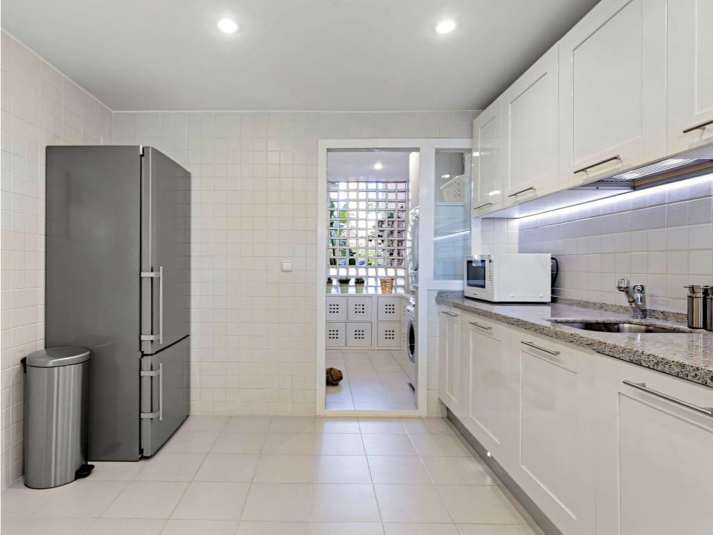 4 soveværelse Byhus til salg i Los Arqueros med swimmingpool garage - € 1.050.000 (Ref: 9598617)