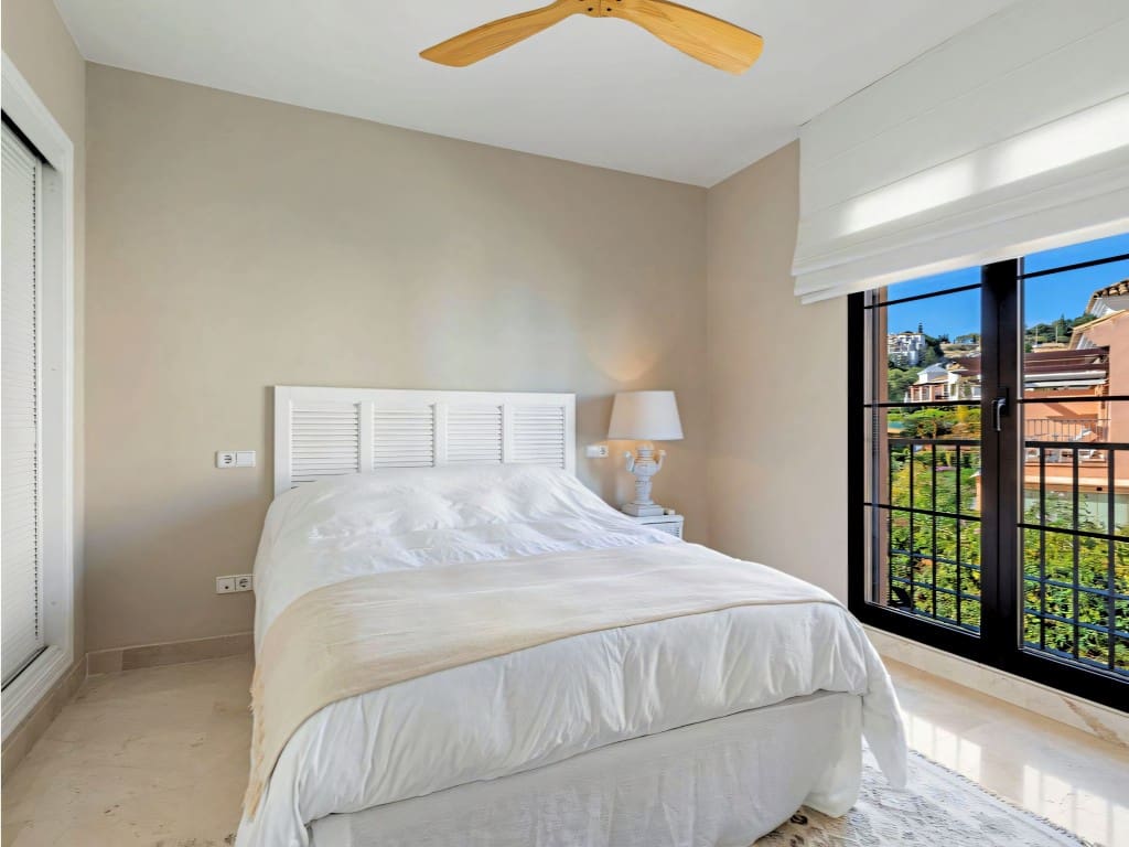 4 soveværelse Byhus til salg i Los Arqueros med swimmingpool garage - € 1.050.000 (Ref: 9598617)