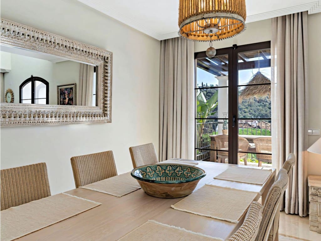 4 soveværelse Byhus til salg i Los Arqueros med swimmingpool garage - € 1.050.000 (Ref: 9598617)