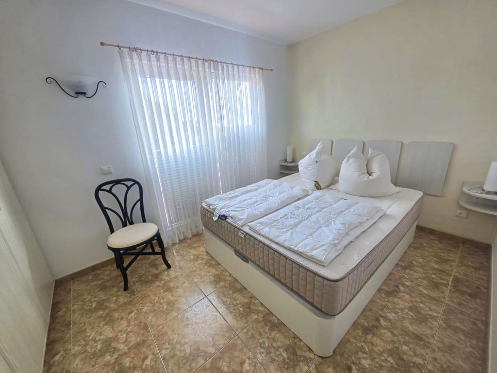 2 slaapkamer Villa te koop in Calahonda met zwembad garage - € 749.000 (Ref: 9600885)