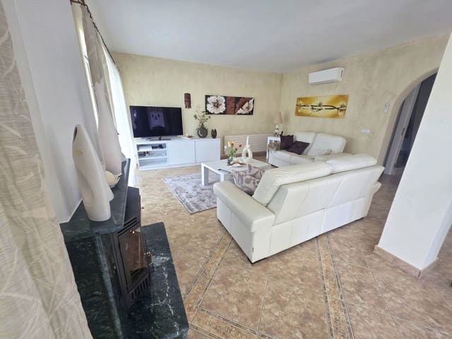 2 slaapkamer Villa te koop in Calahonda, Mijas met zwembad garage - € 749.000 (Ref: 9600885)
