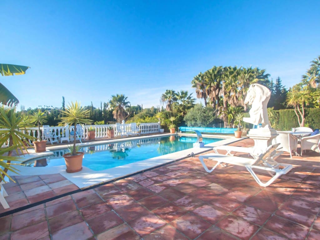 Finca/Casa Rural de 3 habitaciones en Estepona en venta con piscina garaje - 878.000 € (Ref: 9607145)