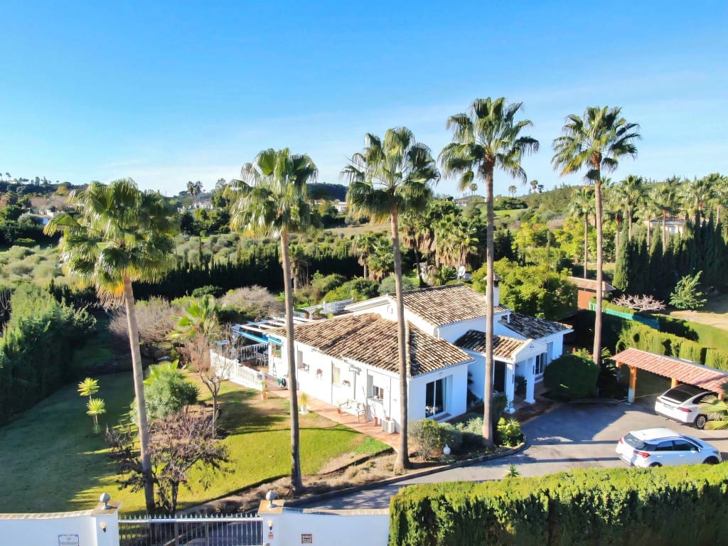 Finca/Casa Rural de 3 habitaciones en Estepona en venta con piscina garaje - 878.000 € (Ref: 9607145)