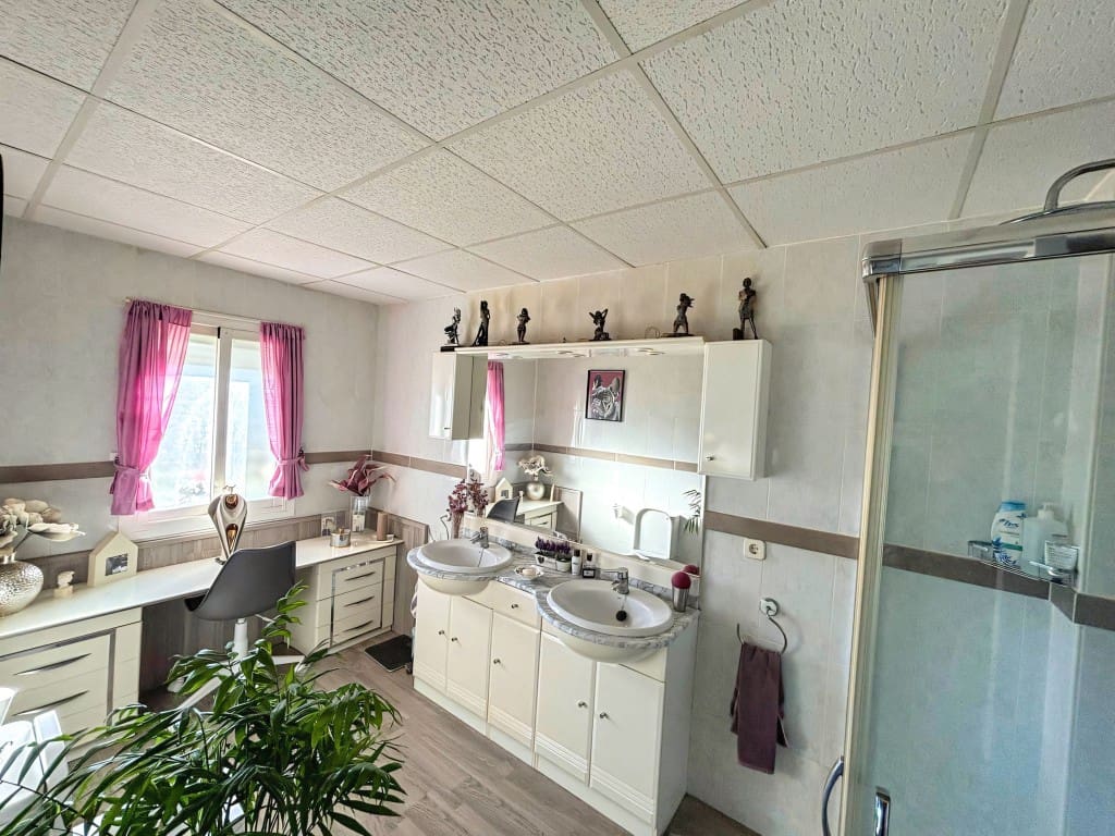 Finca/Casa Rural de 3 habitaciones en Estepona en venta con piscina garaje - 878.000 € (Ref: 9607145)