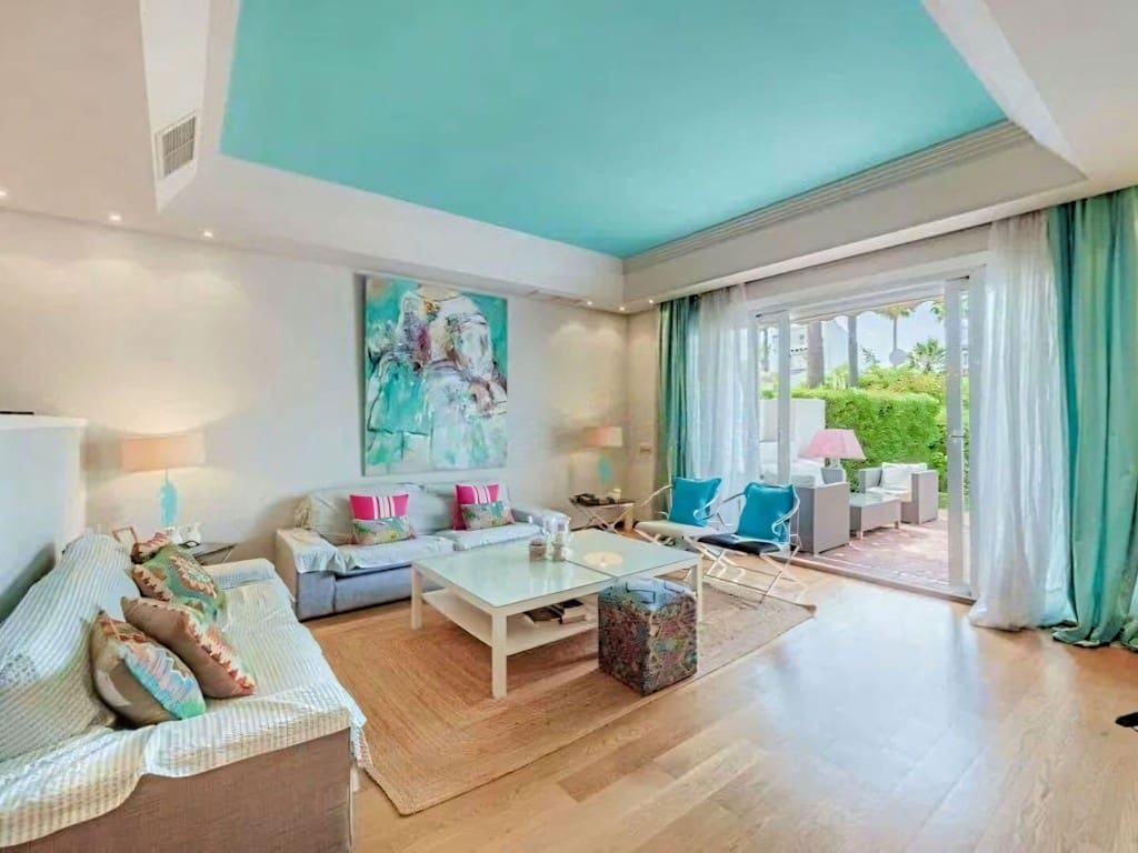 4 soveværelse Semi-Rækkehus til salg i Costalita med swimmingpool garage - € 1.095.000 (Ref: 9610767)