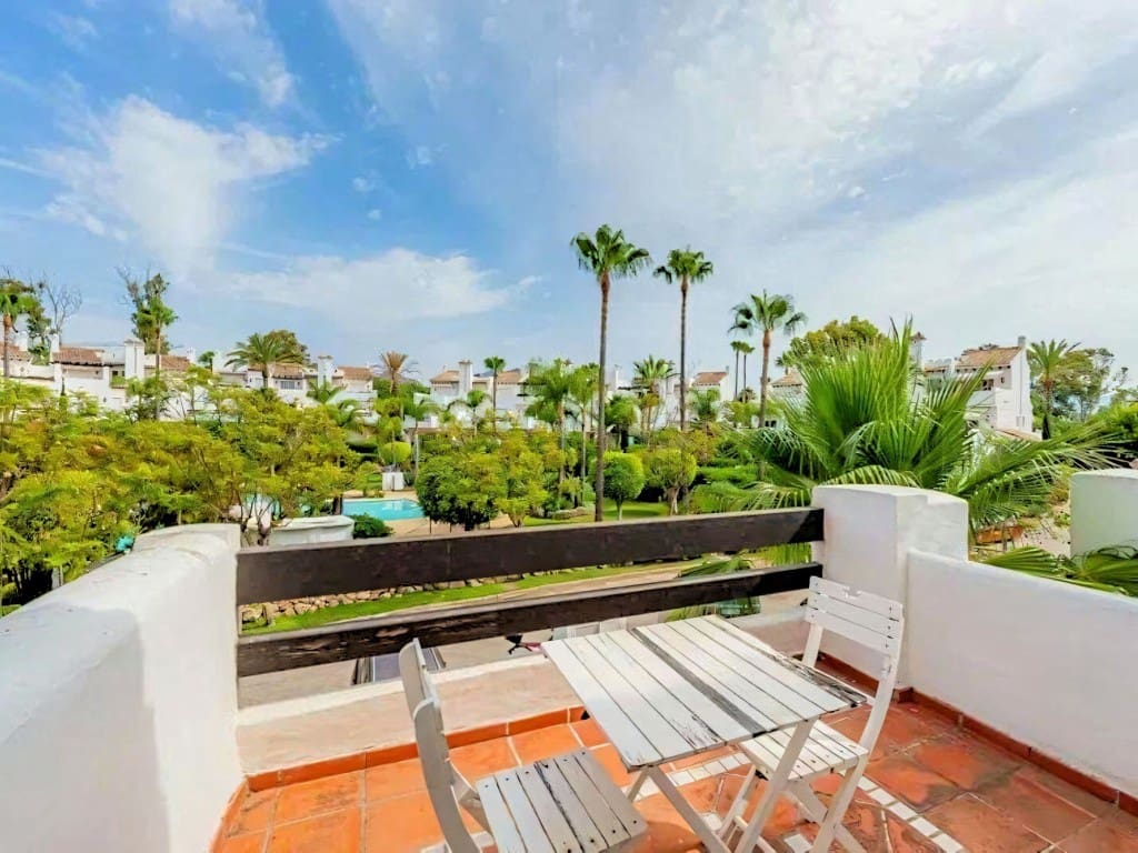 4 soveværelse Semi-Rækkehus til salg i Costalita med swimmingpool garage - € 1.095.000 (Ref: 9610767)