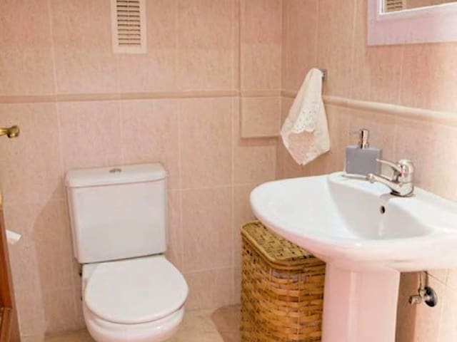 3 makuuhuone Kattohuoneisto myytävänä paikassa La Duquesa / Puerto de la Duquesa, Manilva mukana uima-altaan - 375 000 € (Ref: 9610768)