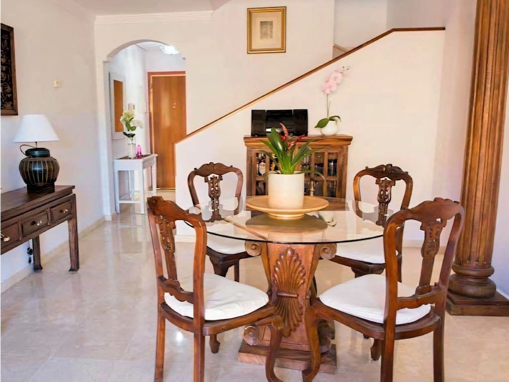 3 makuuhuone Kattohuoneisto myytävänä paikassa La Duquesa / Puerto de la Duquesa mukana uima-altaan - 375 000 € (Ref: 9610768)