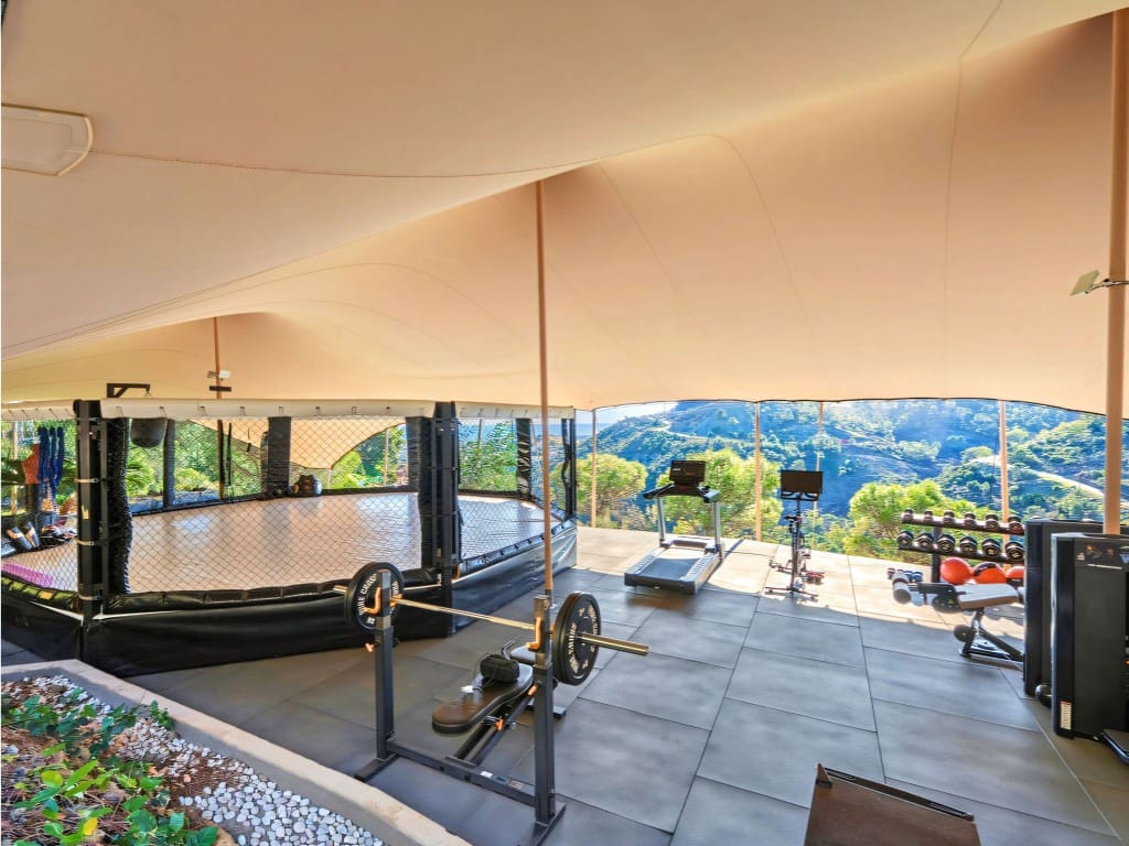 5 soverom Villa til salgs i El Madronal med svømmebasseng garasje - € 8 995 000 (Ref: 9614645)