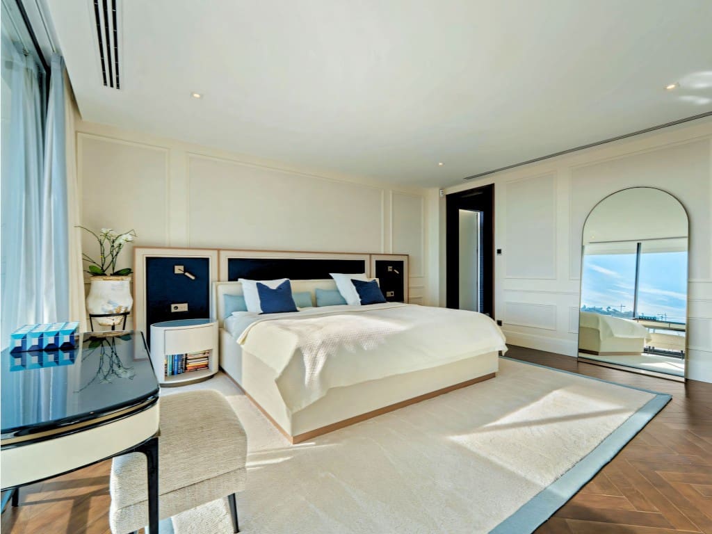 5 soverom Villa til salgs i El Madronal med svømmebasseng garasje - € 8 995 000 (Ref: 9614645)