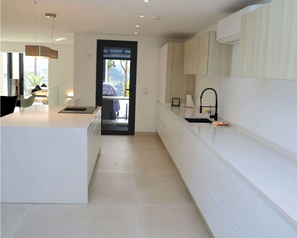 4 bedroom Villa for sale in Nueva Andalucia with pool garage - € 2,790,000 (Ref: 9614646)