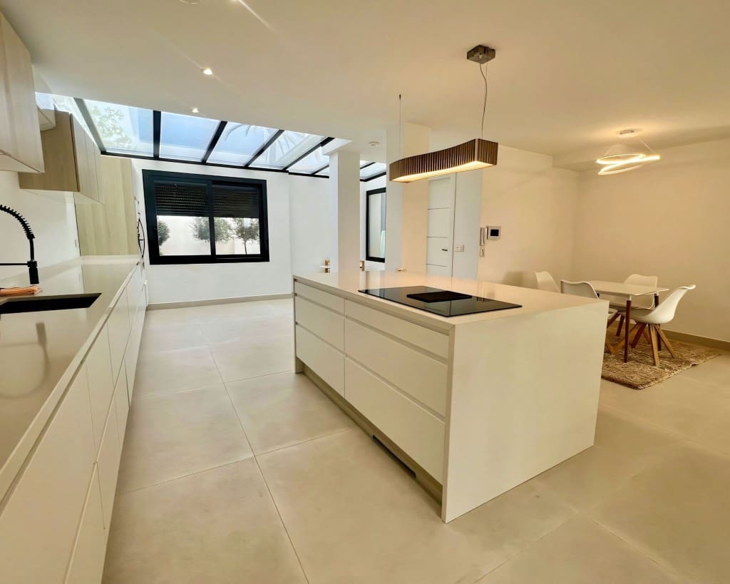 4 bedroom Villa for sale in Nueva Andalucia with pool garage - € 2,790,000 (Ref: 9614646)