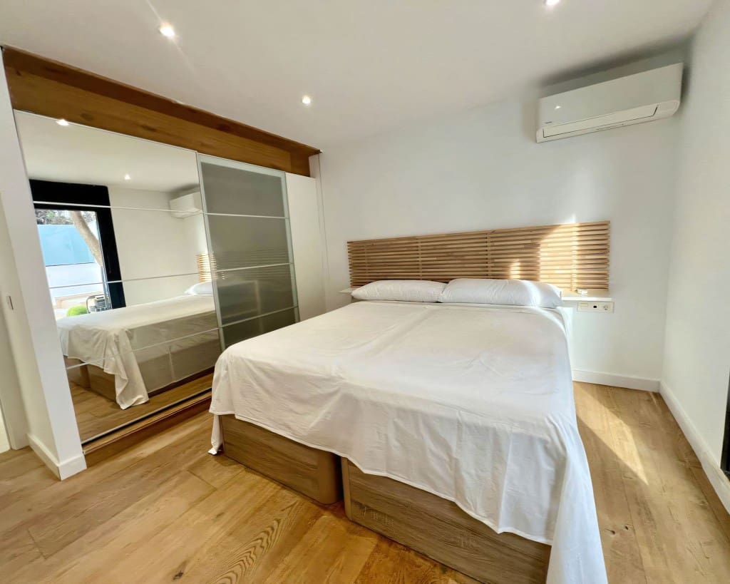 4 bedroom Villa for sale in Nueva Andalucia with pool garage - € 2,790,000 (Ref: 9614646)