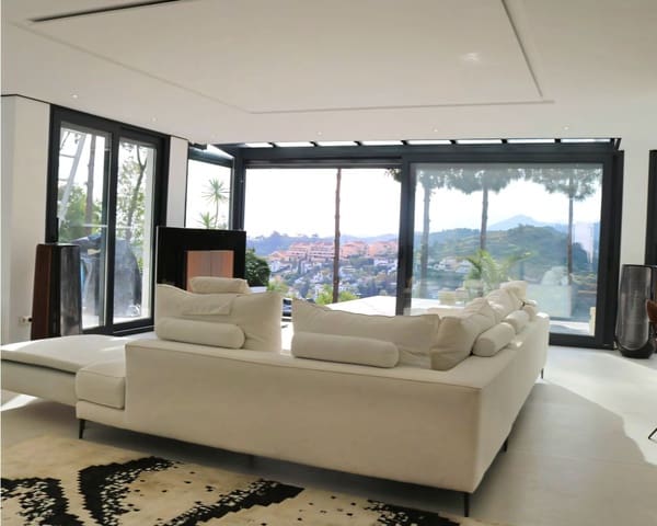 4 bedroom Villa for sale in Nueva Andalucia, Marbella with pool garage - € 2,790,000 (Ref: 9614646)