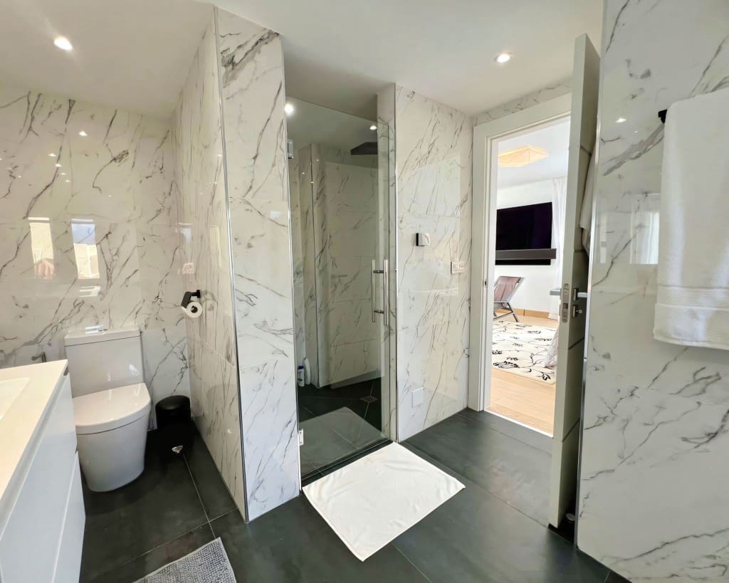 4 bedroom Villa for sale in Nueva Andalucia with pool garage - € 2,790,000 (Ref: 9614646)