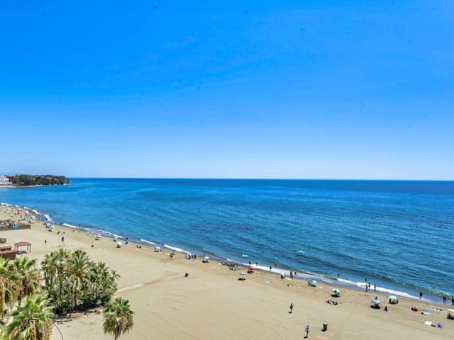 2 bedroom Penthouse for sale in Centro, Estepona - € 1,550,000 (Ref: 9618877)