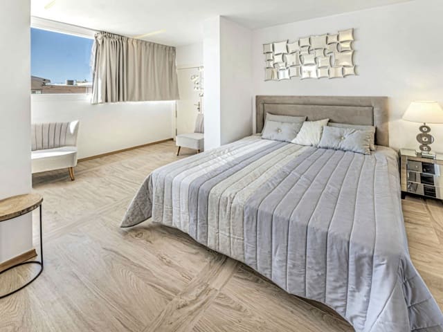 2 bedroom Penthouse for sale in Centro, Estepona - € 1,550,000 (Ref: 9618877)