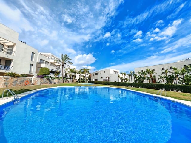 2 sovrum Lägenhet till salu i Los Monteros, Marbella med pool - 425 000 € (Ref: 9618878)