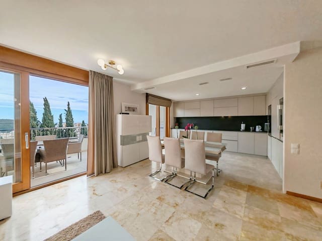 2 sovrum Lägenhet till salu i Los Monteros, Marbella med pool - 425 000 € (Ref: 9618878)