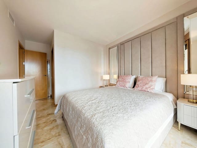 2 sovrum Lägenhet till salu i Los Monteros, Marbella med pool - 425 000 € (Ref: 9618878)