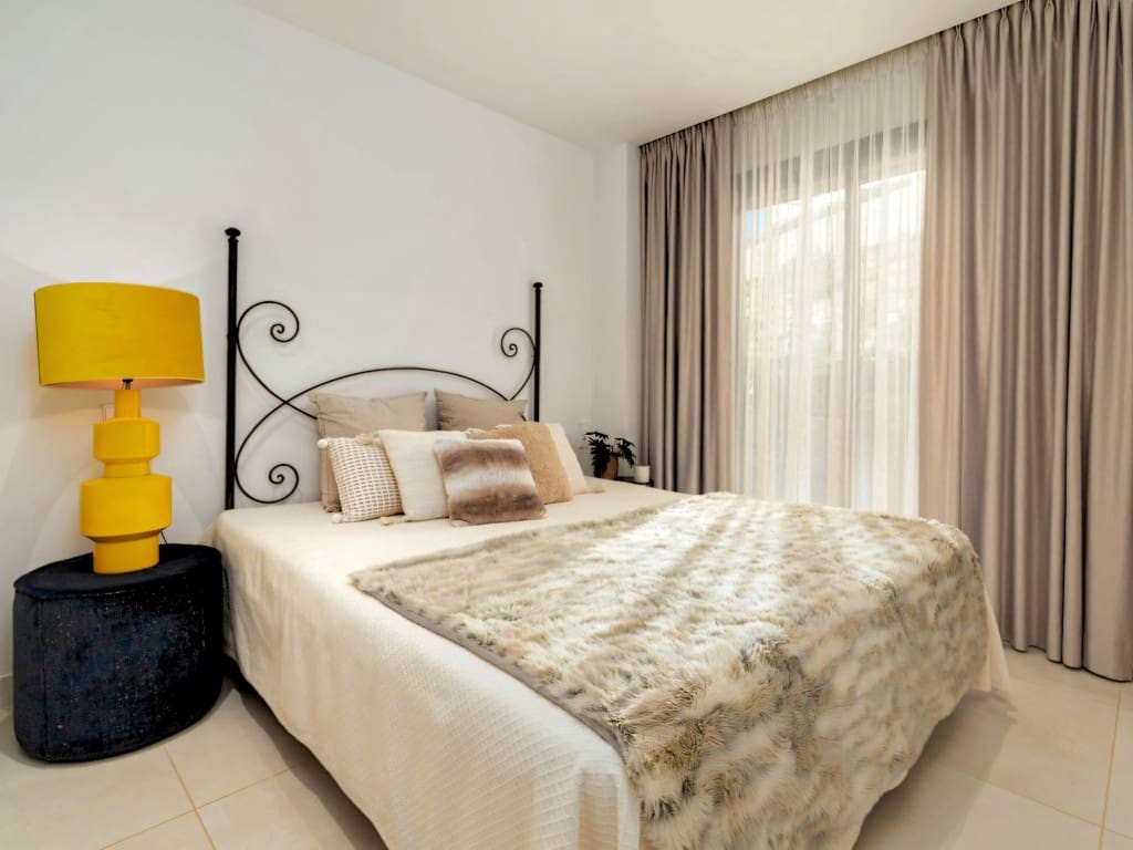 3 bedroom Apartment for sale in Fuengirola with pool garage - € 940,000 (Ref: 9625185)