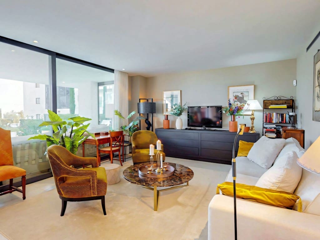 3 bedroom Apartment for sale in Fuengirola with pool garage - € 940,000 (Ref: 9625185)