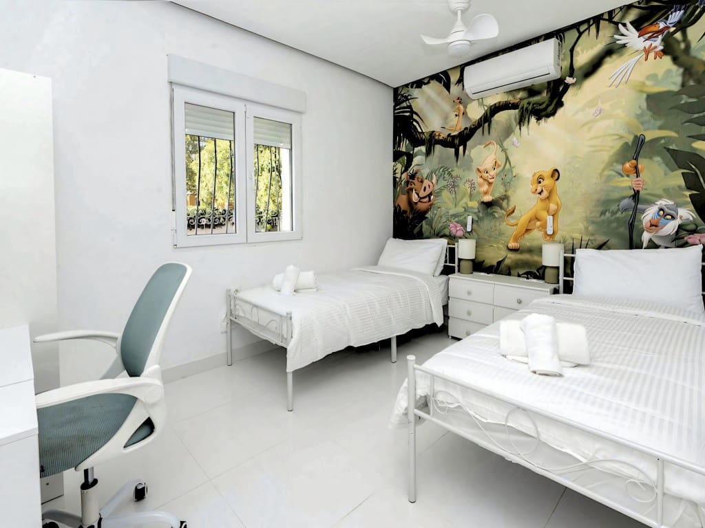 6 bedroom Villa for sale in Benalmadena with pool garage - € 1,595,000 (Ref: 9625186)