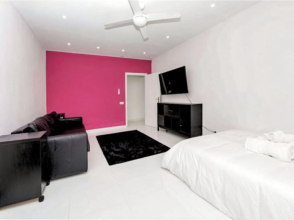 6 bedroom Villa for sale in Benalmadena with pool garage - € 1,595,000 (Ref: 9625186)