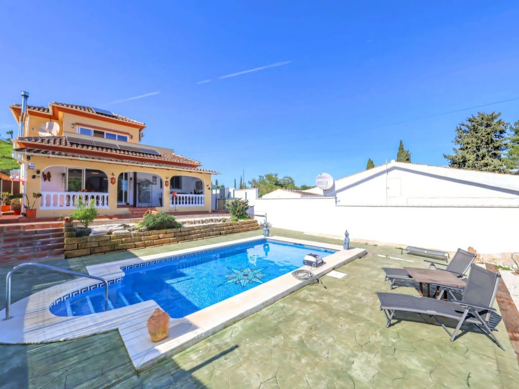 3 soveværelse Villa til salg i Coin med swimmingpool - € 520.000 (Ref: 9625187)