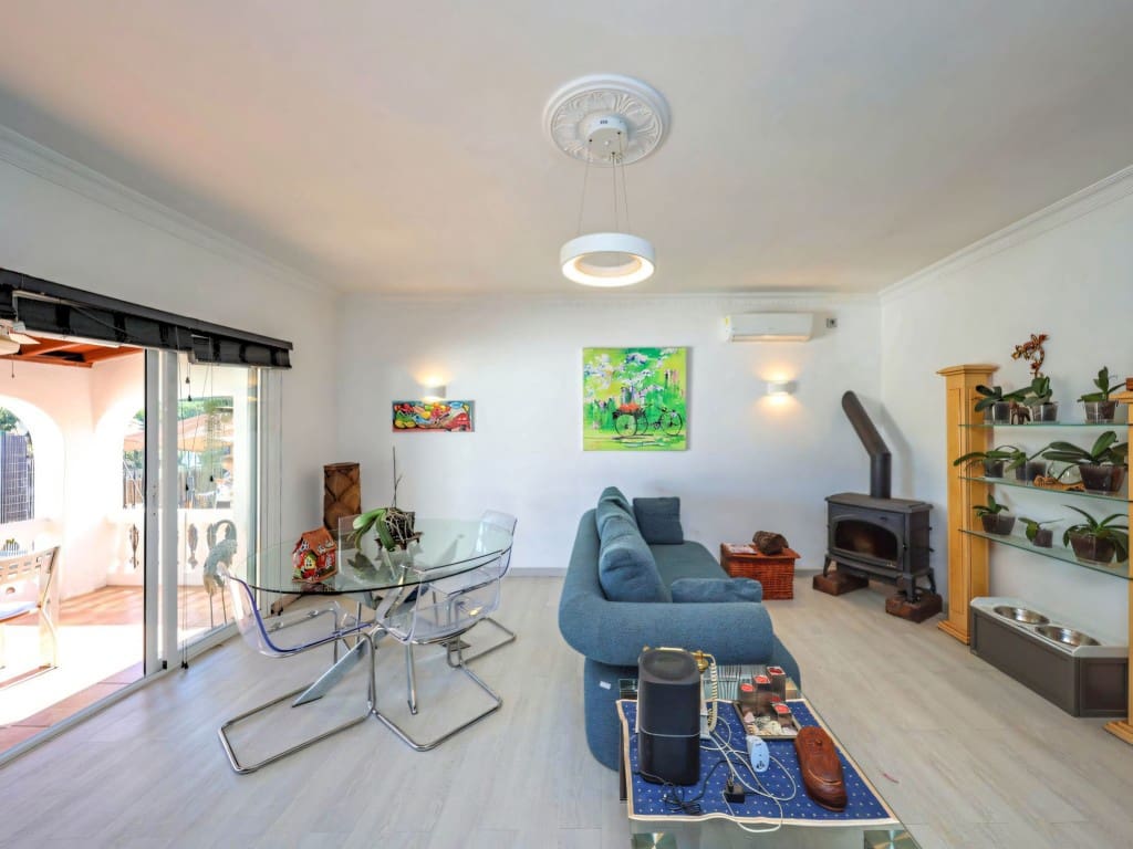 3 soveværelse Villa til salg i Coin med swimmingpool - € 520.000 (Ref: 9625187)