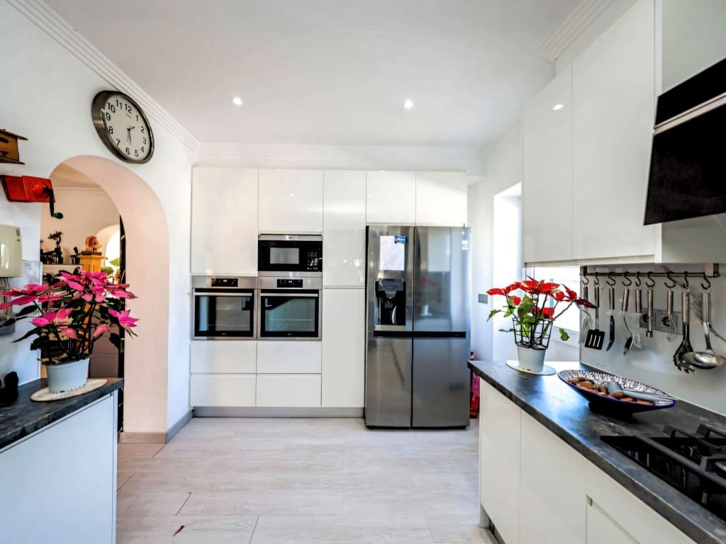 3 soveværelse Villa til salg i Coin med swimmingpool - € 520.000 (Ref: 9625187)