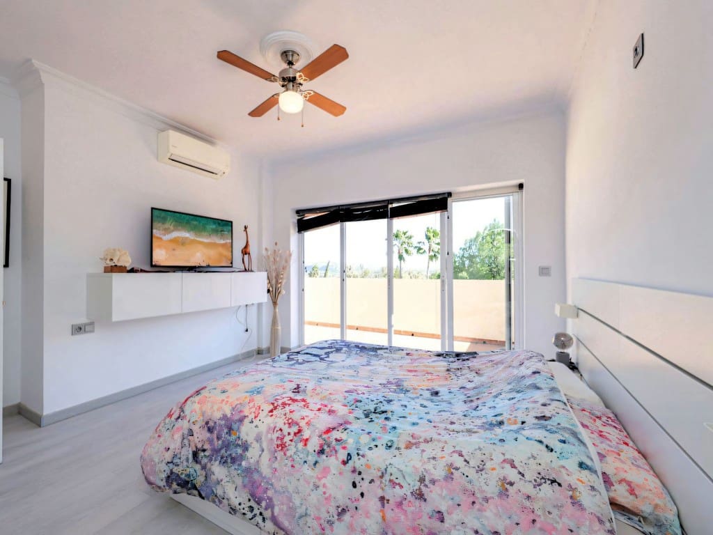 3 soveværelse Villa til salg i Coin med swimmingpool - € 520.000 (Ref: 9625187)