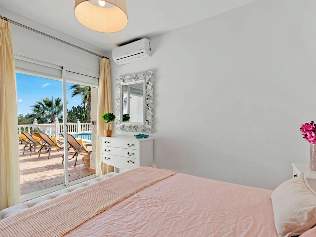 5 makuuhuone Huvila myytävänä paikassa Torrenueva mukana uima-altaan 
autotalli - 1 100 000 € (Ref: 9633735)