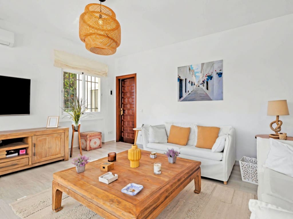 5 makuuhuone Huvila myytävänä paikassa Torrenueva mukana uima-altaan 
autotalli - 1 100 000 € (Ref: 9633735)