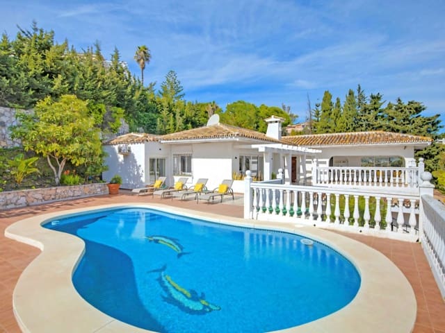 5 makuuhuone Huvila myytävänä paikassa Torrenueva, Mijas mukana uima-altaan 
autotalli - 1 100 000 € (Ref: 9633735)
