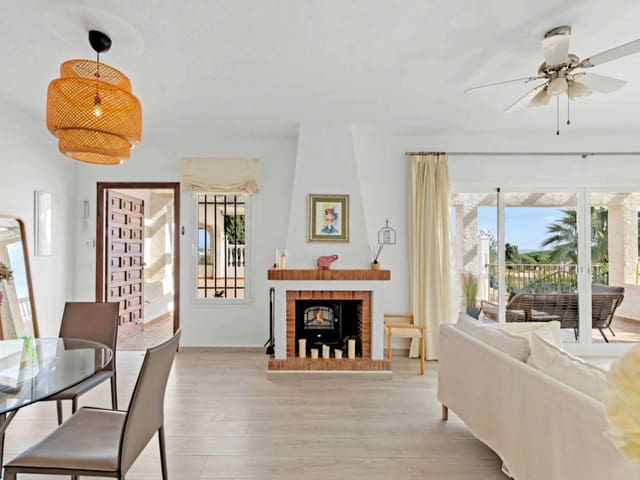 5 makuuhuone Huvila myytävänä paikassa Torrenueva, Mijas mukana uima-altaan 
autotalli - 1 100 000 € (Ref: 9633735)