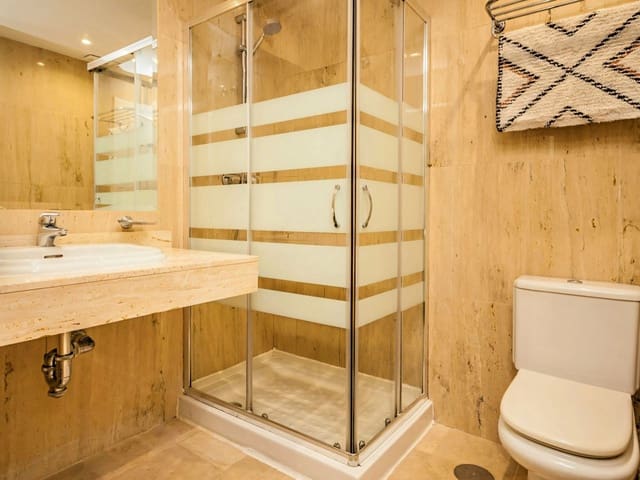 2 quarto Apartamento para venda em Elviria, Marbella com piscina - 385 000 € (Ref: 9633736)