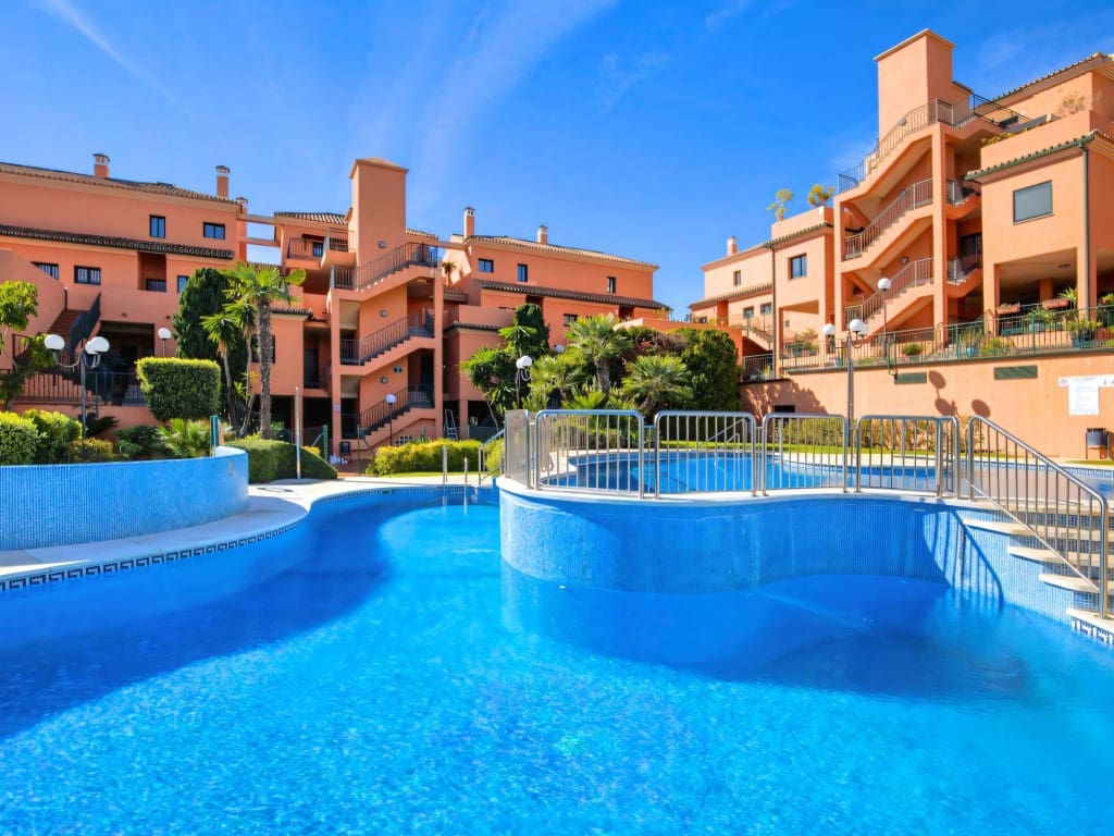 2 quarto Apartamento para venda em Elviria com piscina - 395 000 € (Ref: 9636297)