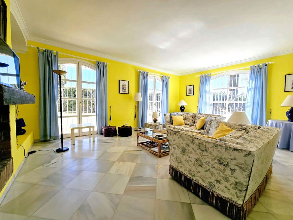 5 sovrum Villa till salu i Benahavis med pool garage - 1 475 000 € (Ref: 9636298)