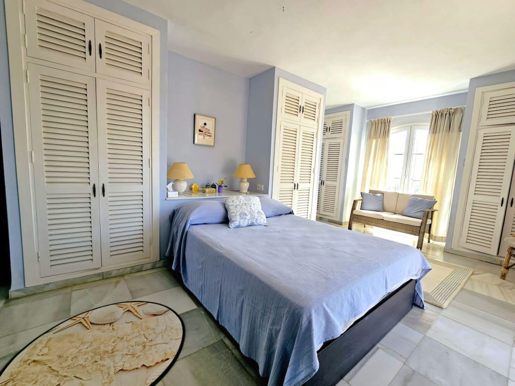 5 sovrum Villa till salu i Benahavis med pool garage - 1 475 000 € (Ref: 9636298)