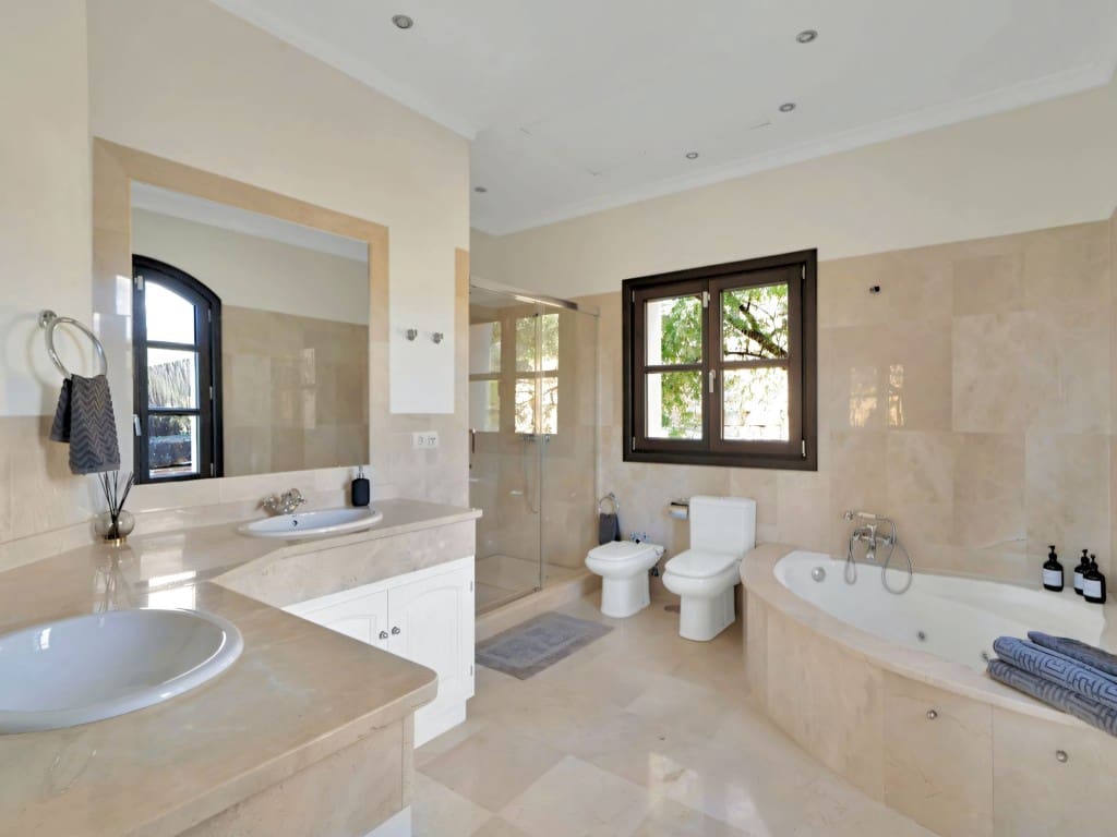 5 camera da letto Villa in vendita in Benahavis con piscina garage - 3.195.000 € (Rif: 9636299)