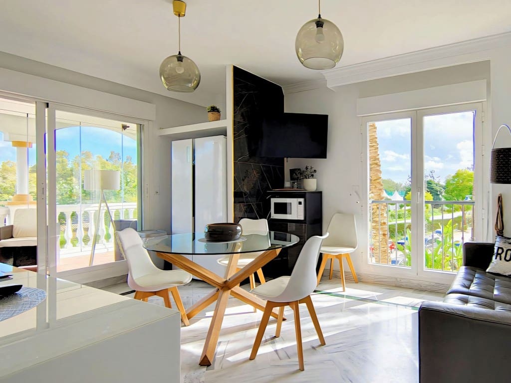 4 sovrum Lägenhet till salu i Nueva Andalucia med pool - 515 000 € (Ref: 9638959)