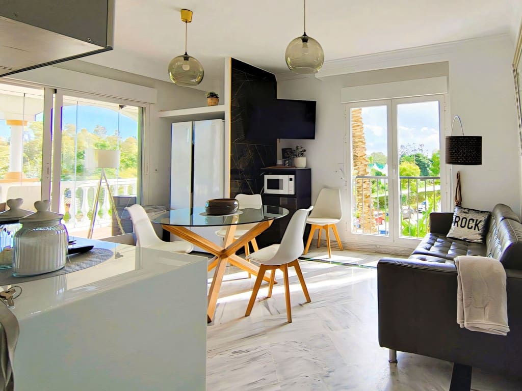 4 sovrum Lägenhet till salu i Nueva Andalucia med pool - 515 000 € (Ref: 9638959)