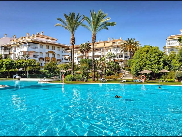 4 sovrum Lägenhet till salu i Nueva Andalucia, Marbella med pool - 515 000 € (Ref: 9638959)