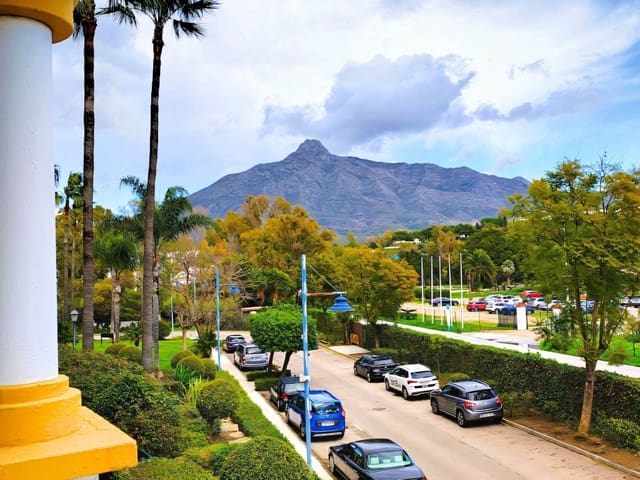 4 sovrum Lägenhet till salu i Nueva Andalucia, Marbella med pool - 515 000 € (Ref: 9638959)